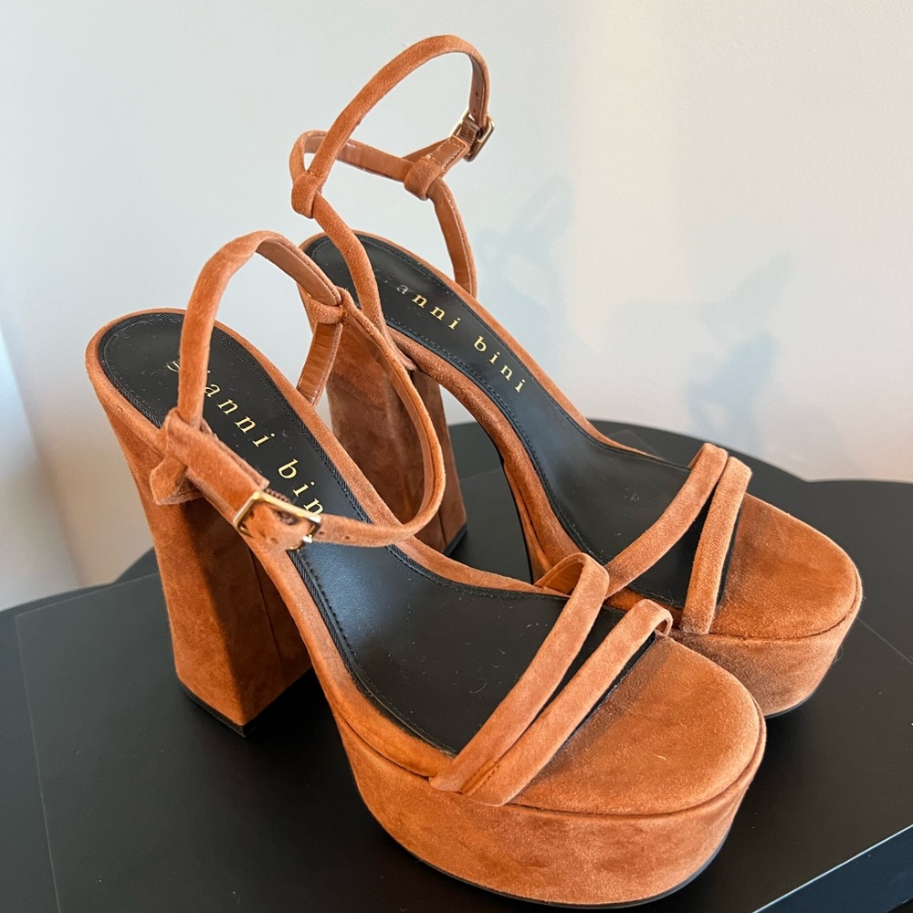 Gianni Bini Women's Babel Suede Strappy Platform Sandals